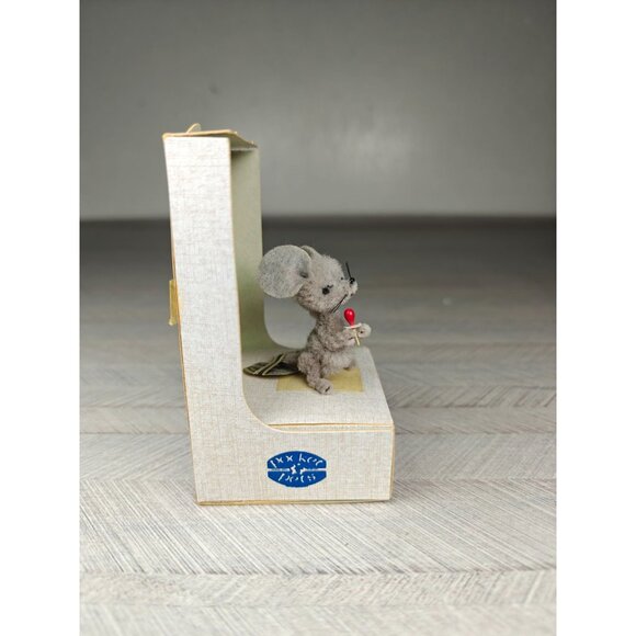 Vintage Pocket Pet Original Mouse Figurine With Red Candy By Ara Jeretzian - Picture 8 of 8